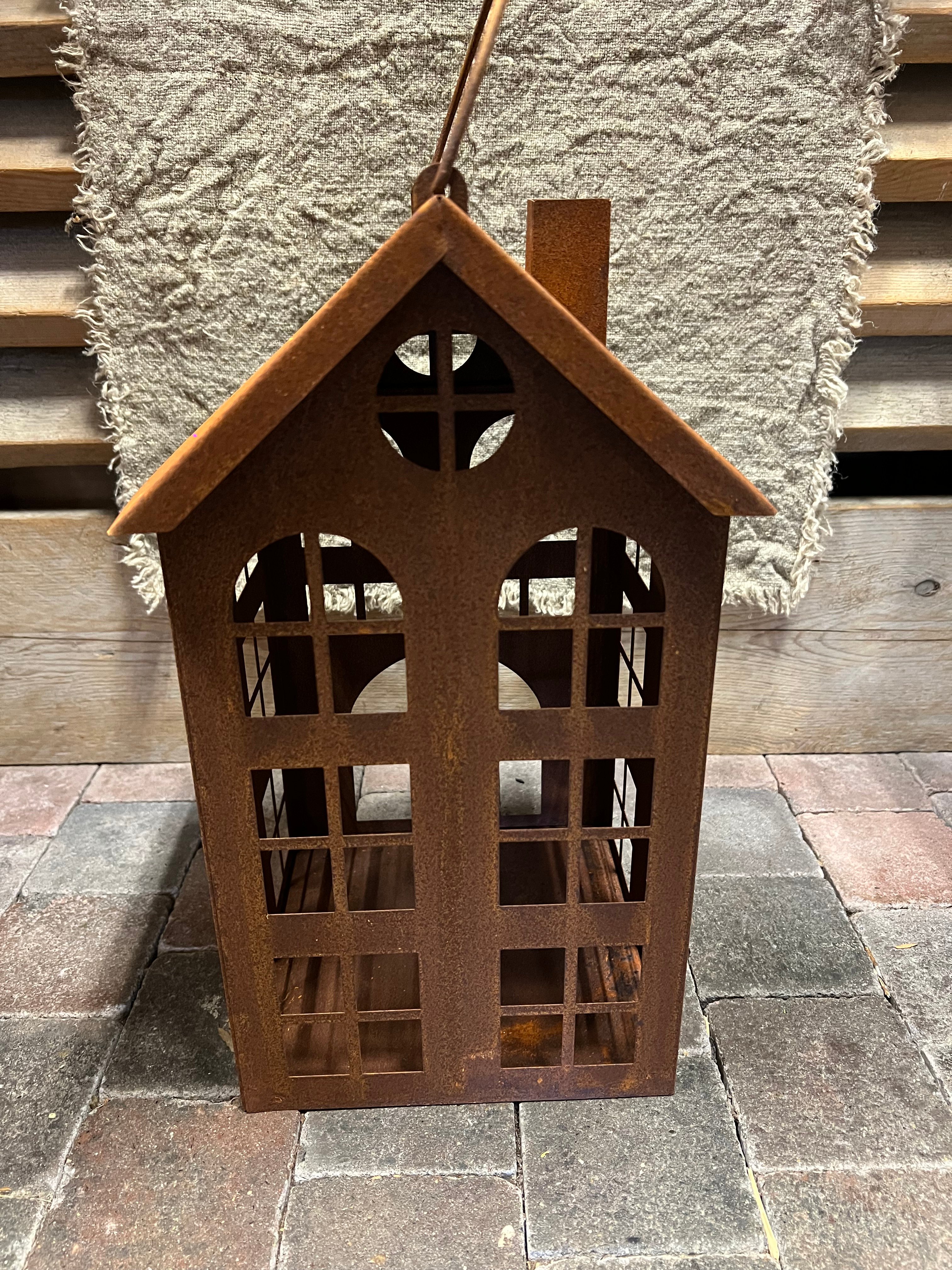 Rusty House Candleholder  >  23 x h 40 cm
