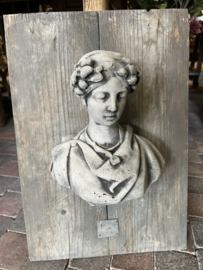 Wandbord hout/beton met buste Dame 55x38 cm