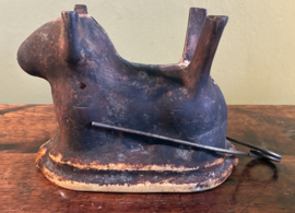Antieke Aardewerken Bakvorm „Paaslam” (ca. 1900–1920) – Prachtig Patina!