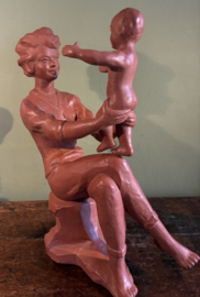 Prachtig Terracotta Beeld "Moeder en Kind" – Gesigneerd P. Peters (Piet Peters)