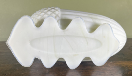 Melkglazen (opaline) suikerpot of bonbonnière