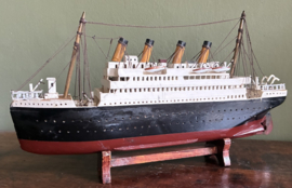 Prachtig Houten Modelboot RMS Titanic – Handgemaakt Blikvanger (met standaard)
