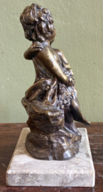 Antiek Beeld Twee Putti met Bloemen – Gesigneerd Aug. Moreau
