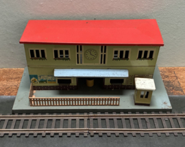 Antiek blikken treinstation uit de jaren 40/50.