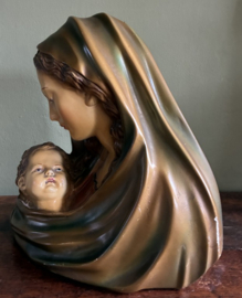 Borstbeeld van de Maagd Maria met het kindje Jezus