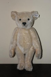 Steiff replica of clubuitgave van een klassieke teddybeer