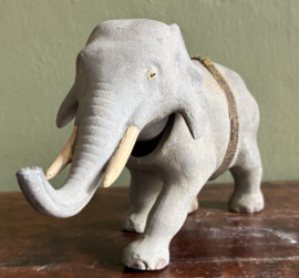 Antieke Duitse Knik-Olifant (Nodder) – Papier-maché/Compositie – ca. 1910-1920