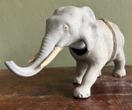 Antieke Duitse Knik-Olifant (Nodder) – Papier-maché/Compositie – ca. 1910-1920