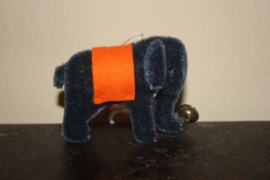 Steiff olifant met oranje dekje en belletje
