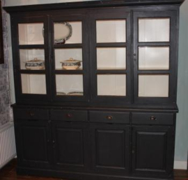 Grote oude Buffet Kast