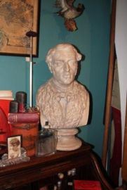 Groot mannelijk gipsen Borstbeeld