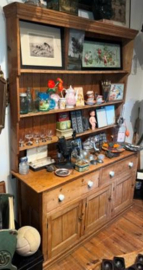 oud Engelse grenen  buffet kast
