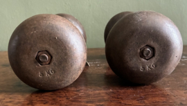 antieke houten dumbbells