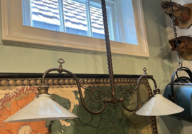 Antieke gas-omgebouwde pendellamp