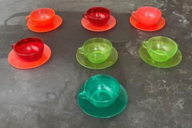 Oud Plastic kinder servies