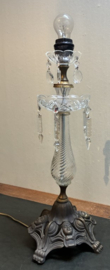 Unieke Antieke 'Girandole' Tafellamp – Kristal met Gietijzeren Maskervoet