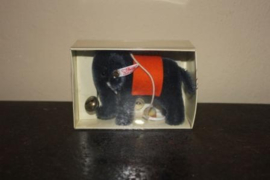 Steiff olifant met oranje dekje en belletje
