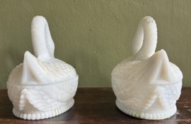 Vintage Vallerysthal Melkglas Zwaan op Nest (Epe)