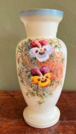 Vintage porseleinen vaas met handbeschilderde bloeme