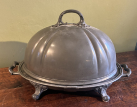Museale Vroeg-Victoriaanse Britanniametaal / Tinnen Warmhoudschotel met Cloche (1848)