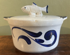 Vintage Keulse haringpot / visterrine met visdeksel – Steengoed