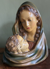 Borstbeeld van de Maagd Maria met het kindje Jezus