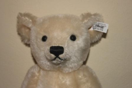Steiff replica of clubuitgave van een klassieke teddybeer