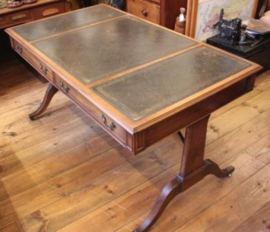 Mahonie houten Bureau tafel met leder ingelegd