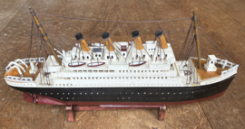 Prachtig Houten Modelboot RMS Titanic – Handgemaakt Blikvanger (met standaard)
