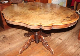 Antieke Biedermeier Notenhouten tafel