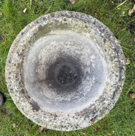 Karaktervolle Antieke Stenen Tuinvaas – Barokke Campana-stijl