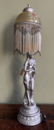 Elegante Art Nouveau Stijl Tafellamp - Vrouwenfiguur met Kralenkap