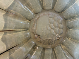 Vintage Glazen Schaal met Druivenreliëf – Art Deco Stijl