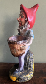 Antieke gipsen Tuinkabouter met Mand – Handbeschilderd – ca. 1940