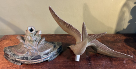 Antieke Franse Art Deco Sculptuur - Vliegende Zwaluw/Meeuw op Marmeren Voet (ca. 1930)