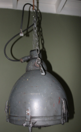 zwaar metalen oude leger lamp