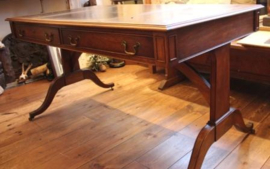 Mahonie houten Bureau tafel met leder ingelegd