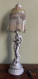 Elegante Art Nouveau Stijl Tafellamp - Vrouwenfiguur met Kralenkap