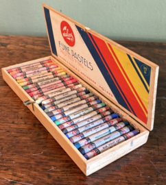 Prachtige Vintage Talens Fijne Pastelkrijt Set – 24 Stuks (Made in Holland)