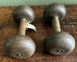 antieke houten dumbbells