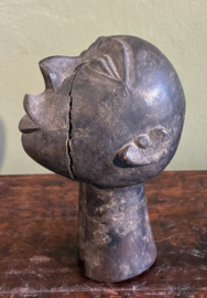 antiek  Afrikaans houten hoofdhonorarium (tribal art sculptuur)