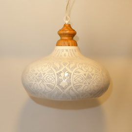 Orientalische Pendelleuchte mit Massivholzplatte – filigraner Stil – weiß/gold