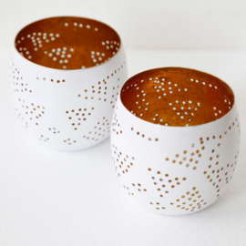 orientalischer Teehalter Kugel – filigranes Weiß/Vintage-Gold