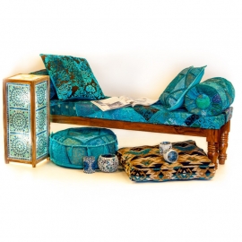 sofa met armrol in patchwork stof blauw