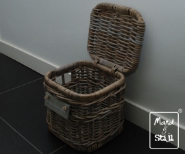 Kleine vierkante doos/mand met klep (30x30x32cm)