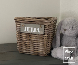 Vierkante mand met naam (27x27x25cm)