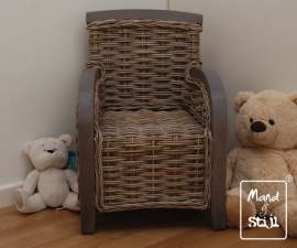 Kinderstoel met houten omlijsting (38x40x53cm)