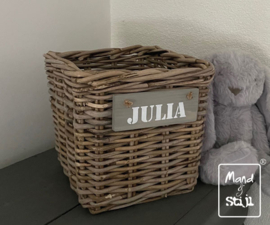 Vierkante mand met naam (27x27x25cm)
