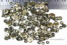 Bead caps  bronskleur MIX . ± 250 stuks. E