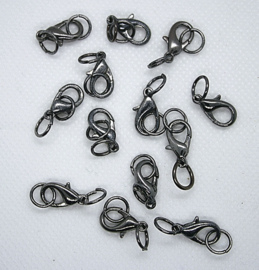 Clasps zwart . 12 stuks.